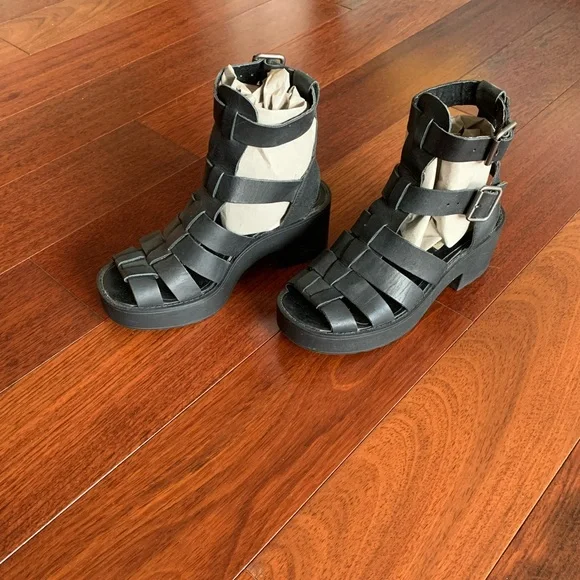 Platform-Block Heels Leather Strap Sandals by Steve Madden, Black, Size 6.5 - Picture 3 of 16